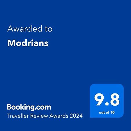 ランアウェイ・ベイ Modrians Bed & Breakfast エクステリア 写真