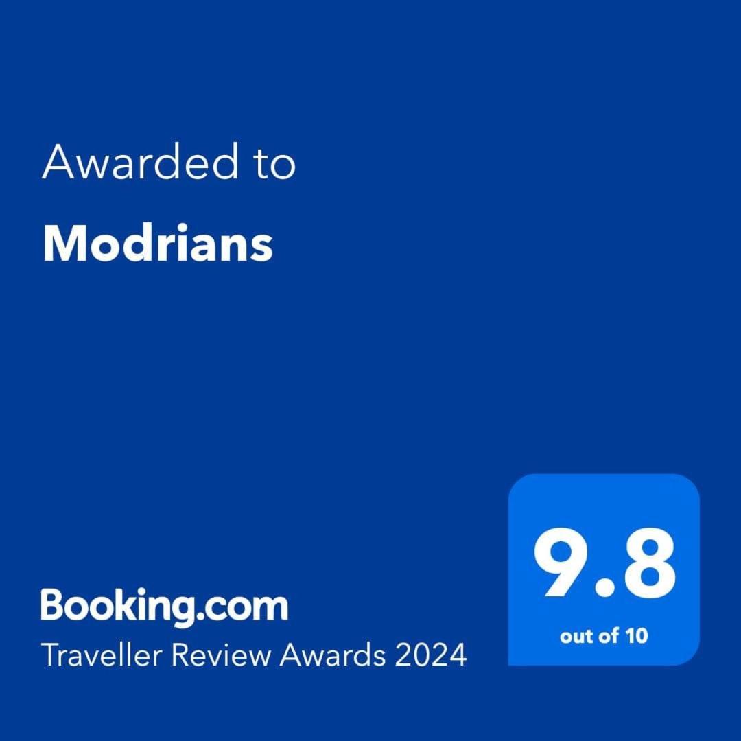 ランアウェイ・ベイ Modrians Bed & Breakfast エクステリア 写真